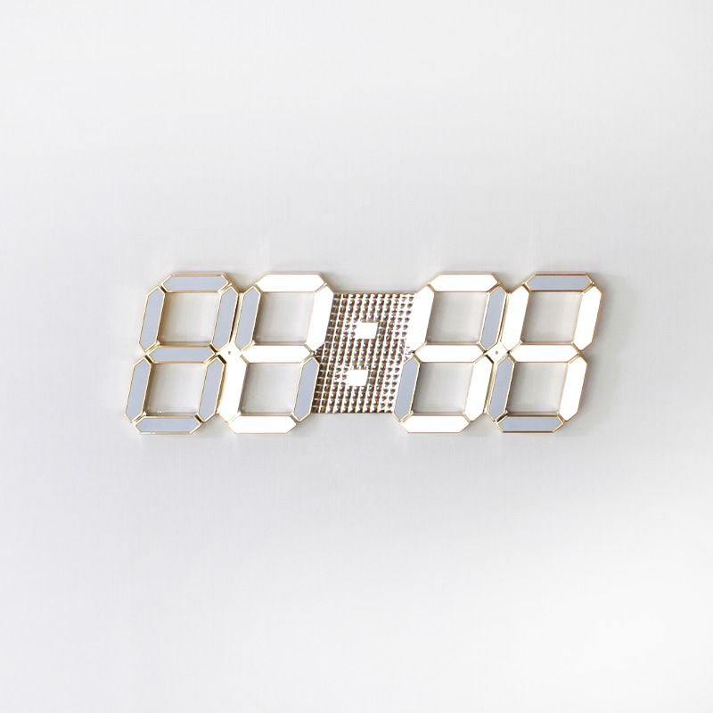 LED 3D Tiranis Clock-gold